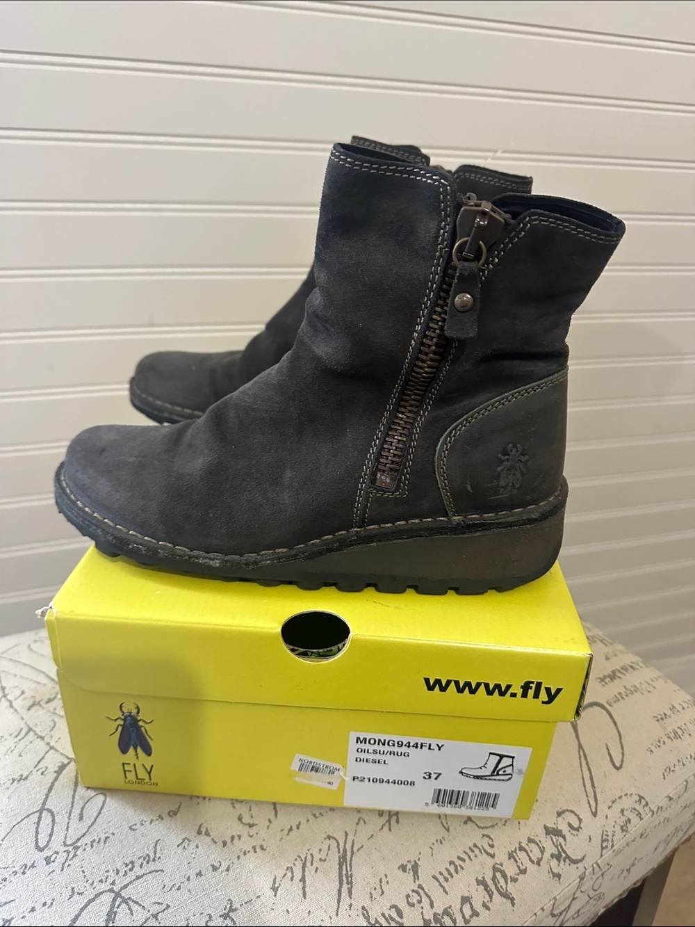 Fly London Women's Gray Suede Zip Ankle Boots 37